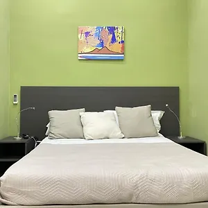 holiday-naples-art-rooms-80139.hotels-amalfi.com/
